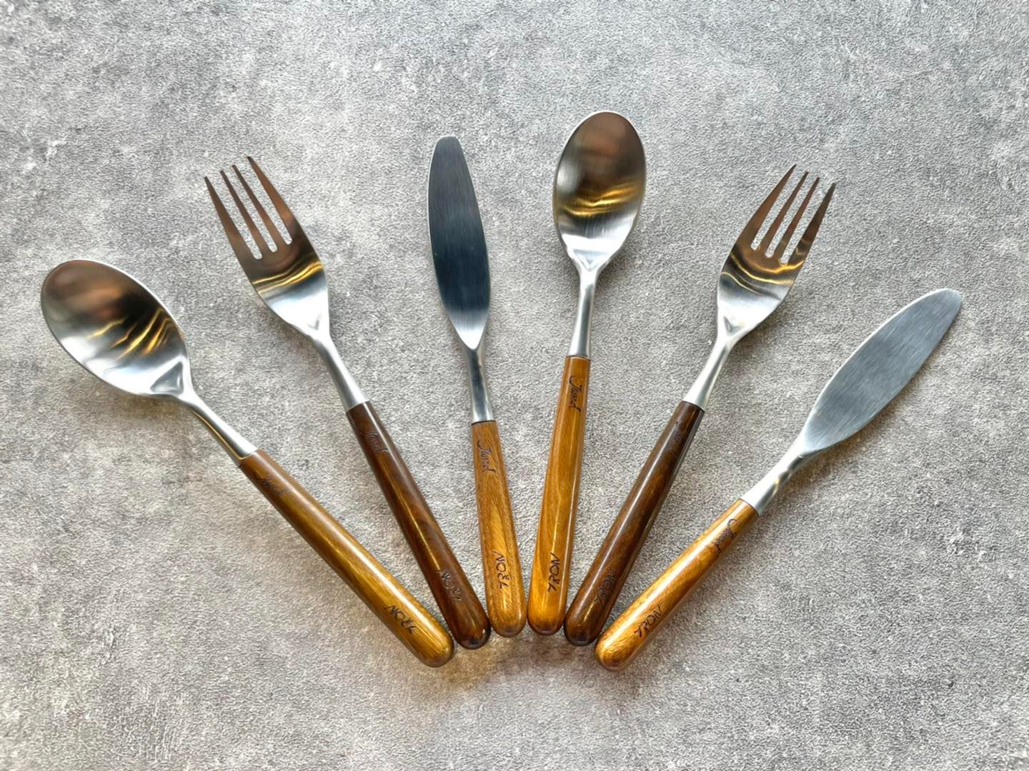 綠檀餐具組 視角 3